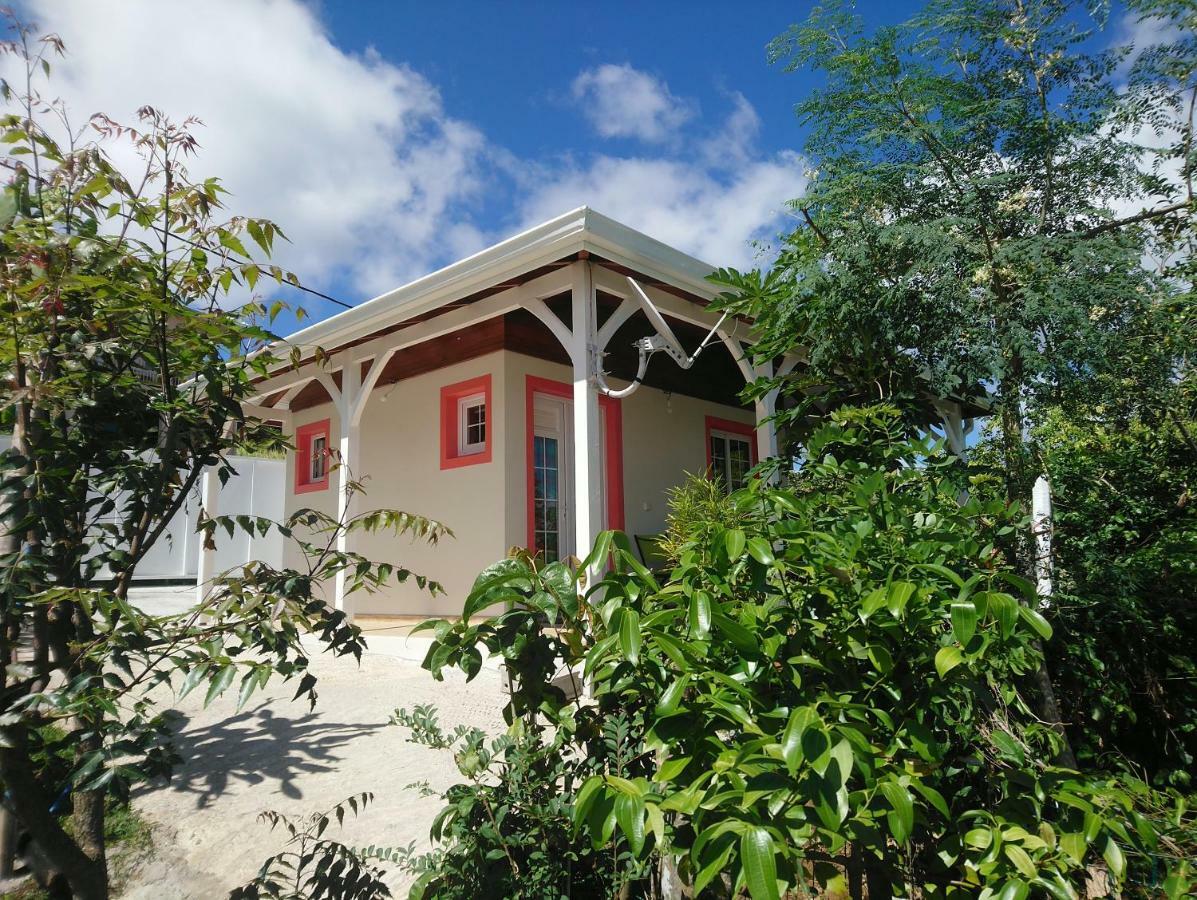 Grenadier La Trinité Exterior foto